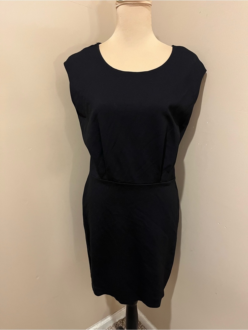 Nine West Black Sleeveless Scoop Neck Mini Dress